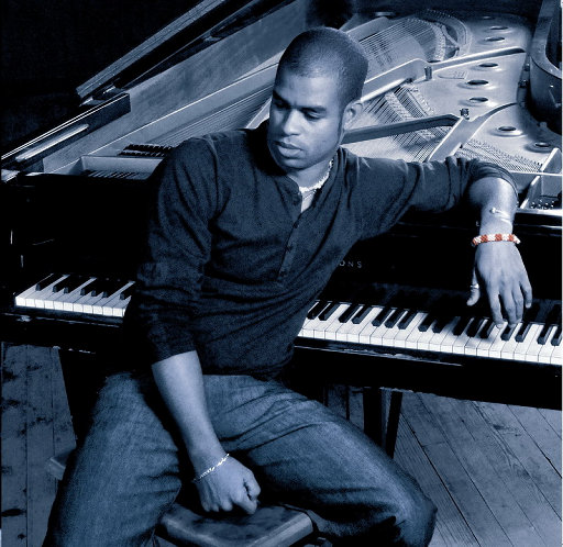 动漫美女姐姐姐免费裸装
